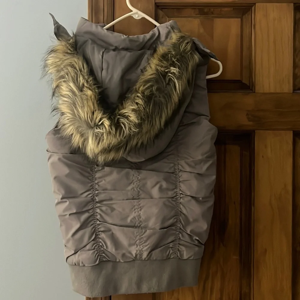 American Rag Cute Fall Vest - Picture 1 of 2